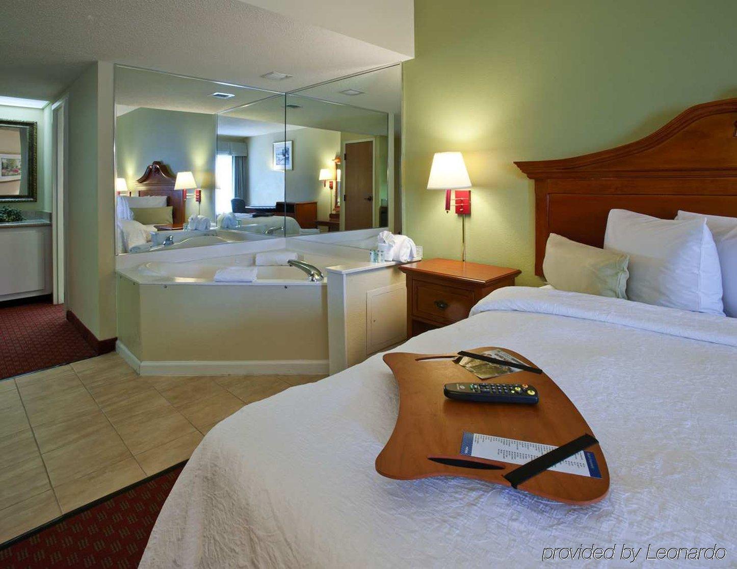 Hampton Inn Charlotte/Matthews Habitación foto
